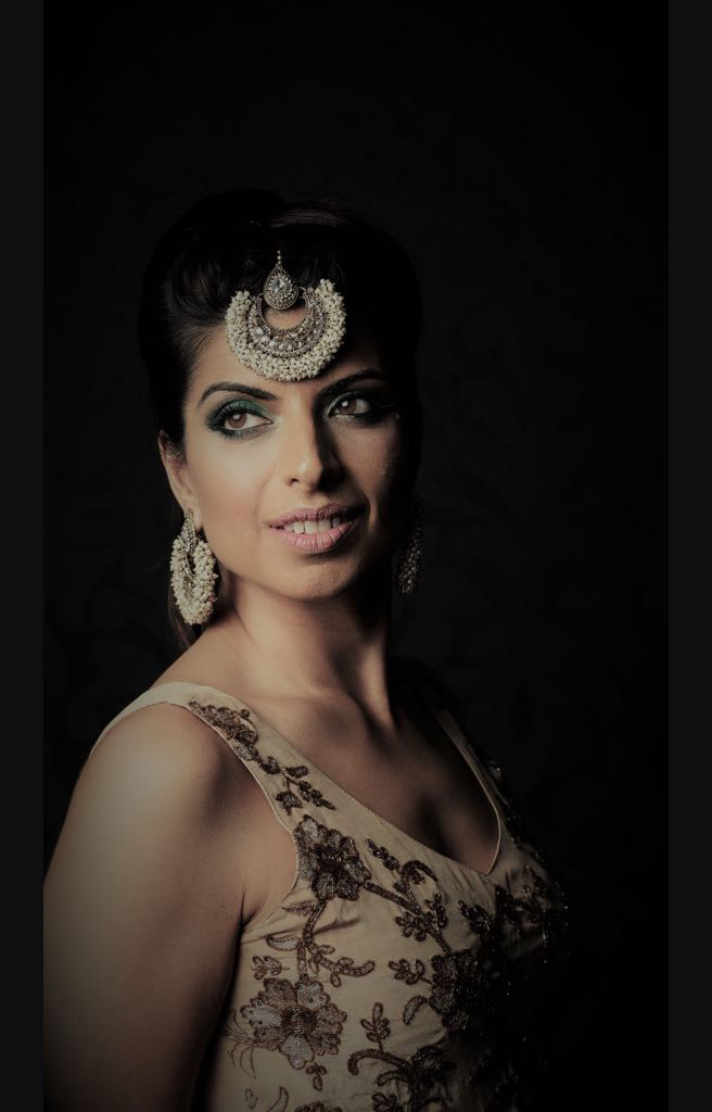 Model Shruti Sharma wearing Indian ethnic dress