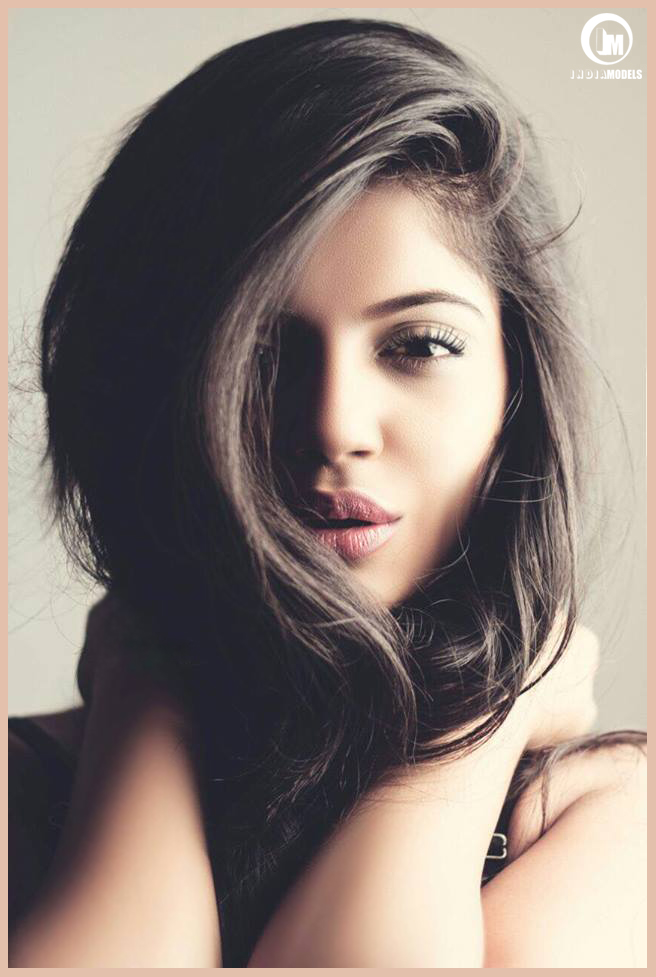 Beautiful Indian model and actress Supriya Borshe